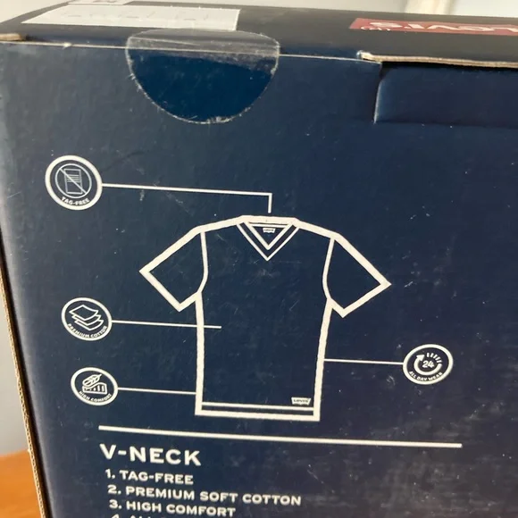 Levi's White V-Neck T-Shirts 3 Pack - Picture 3 of 3